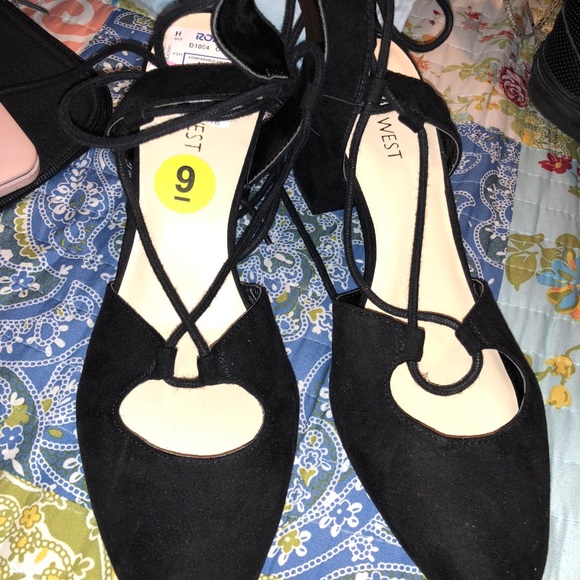 SHOES - Picture 2 of 2